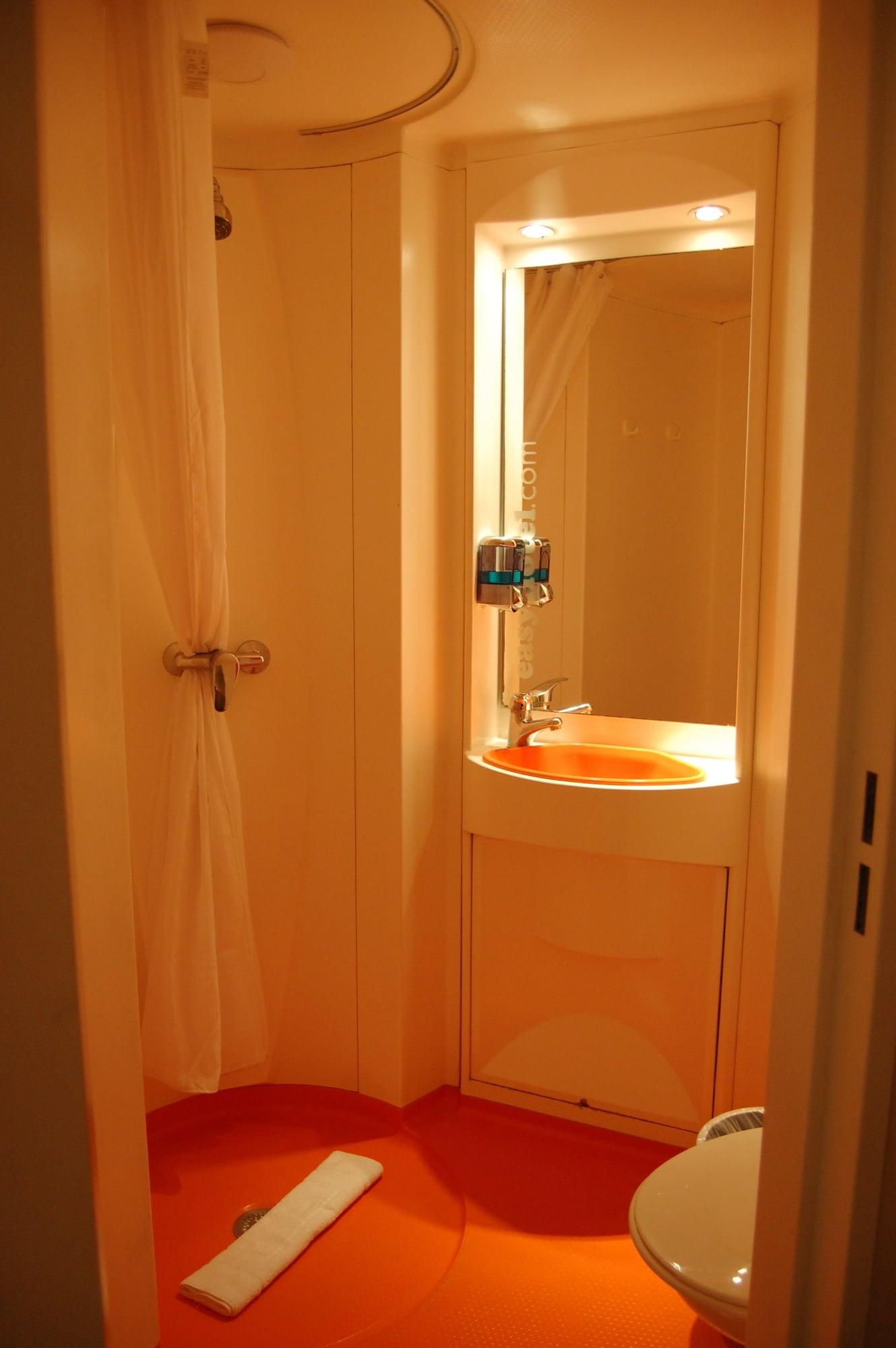 Easyhotel South Kensington London Ngoại thất bức ảnh