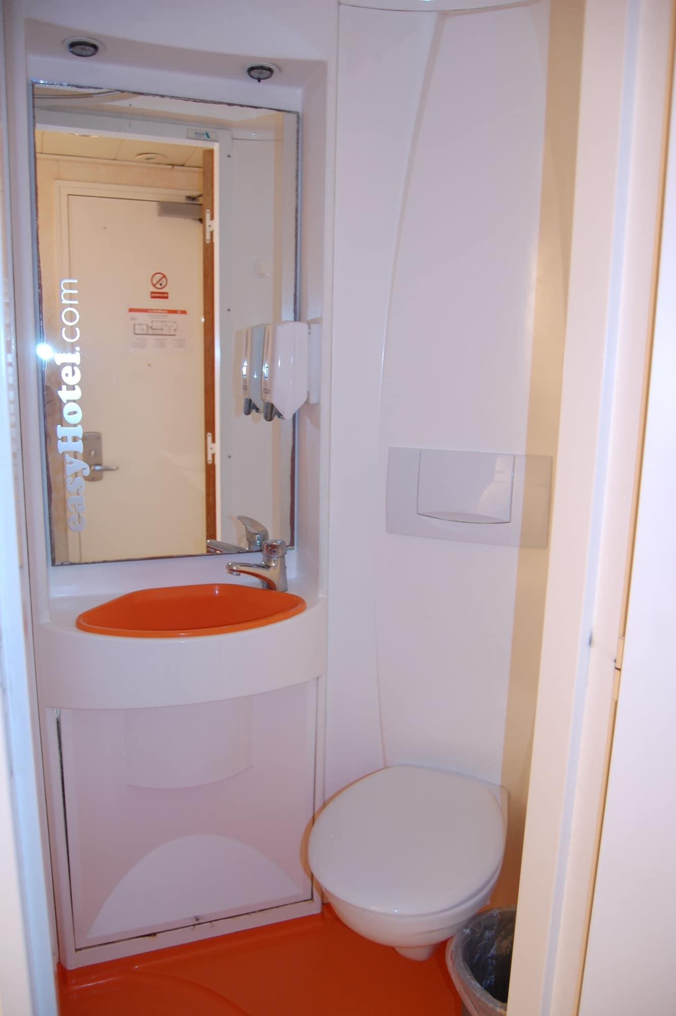 Easyhotel South Kensington London Ngoại thất bức ảnh
