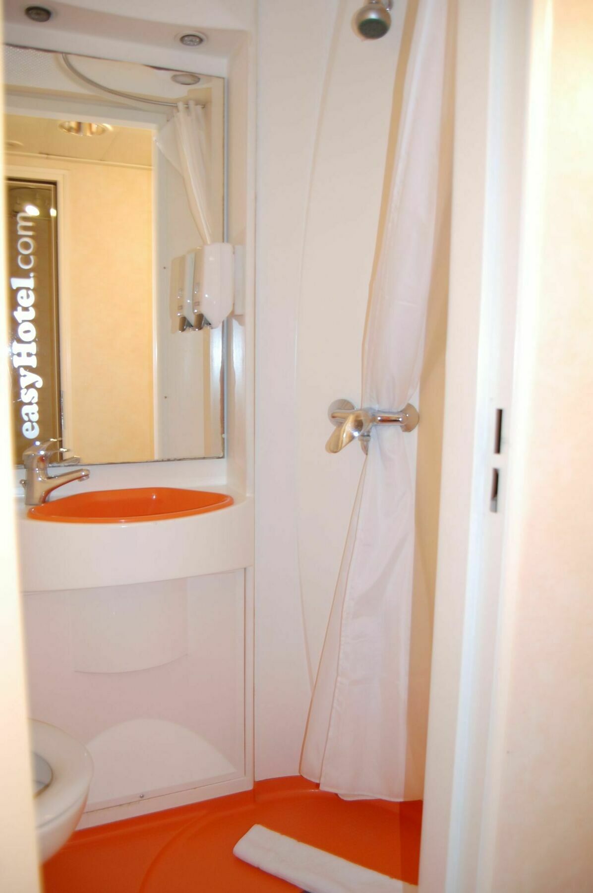 Easyhotel South Kensington London Ngoại thất bức ảnh